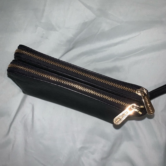 Michael Kors Wristlet / Wallet Black - Picture 3 of 4